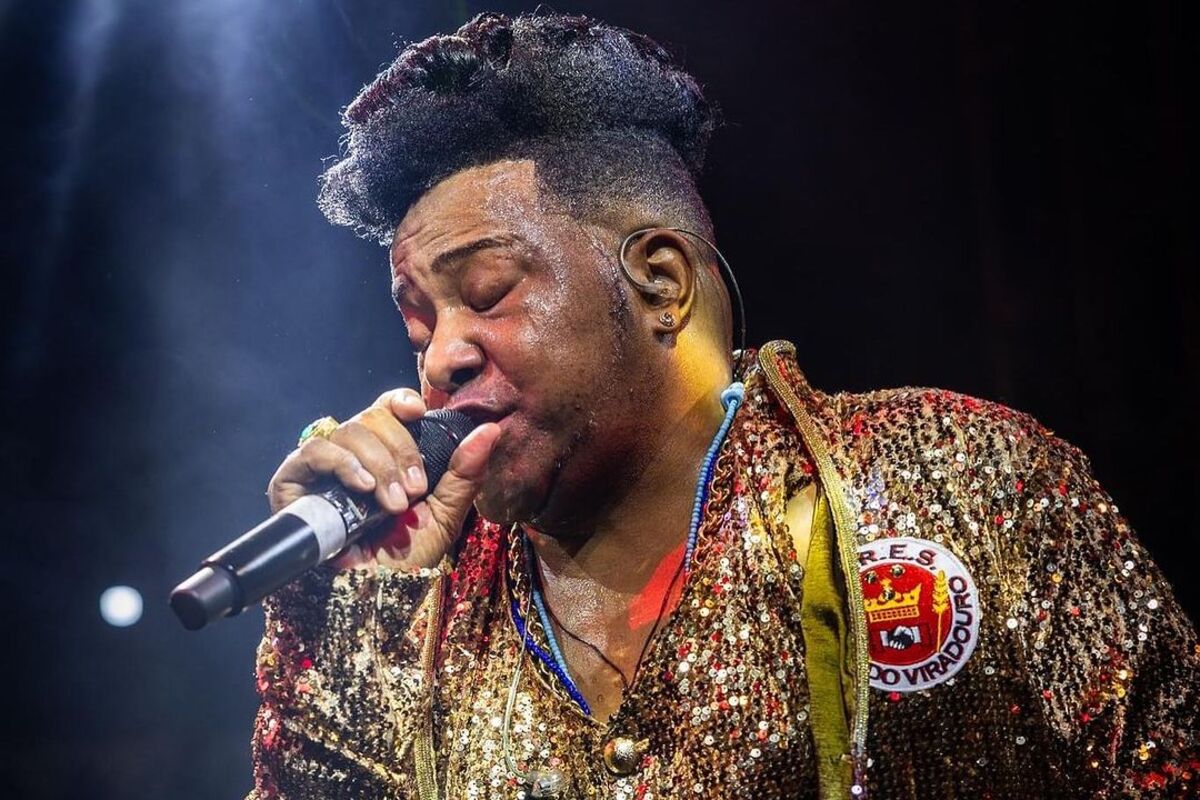 Wander Pires (Viradouro) - Completou 30 anos de carreira no último carnaval e se destaca à frente do carro de som da atual campeã. Ele iniciou a carreira na Mocidade Independente e por lá conquistou mais dois títulos: 1996 e 2017. Foi estandarte de ouro em 1997 e 2023.