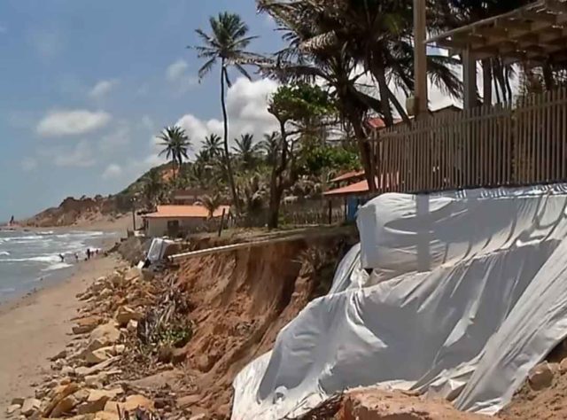 Erosão em áreas costeiras do Brasil 