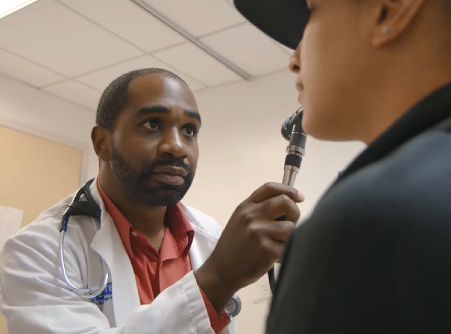 Além disso, a faculdade é conhecida por sua abordagem inovadora no ensino da medicina, que inclui a integração de tecnologia educacional avançada e práticas clínicas.

