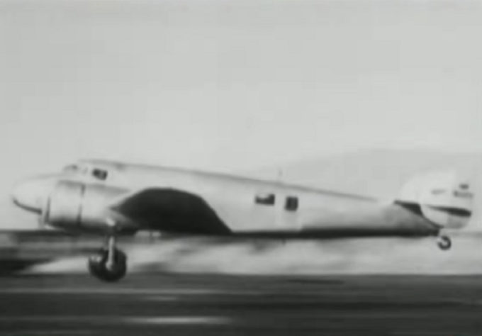 Avião Amelia Earhart