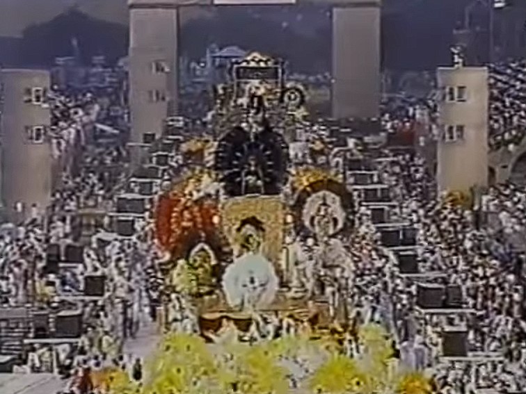 Em 1996, a Vai-Vai levou pra casa o 8º título do Carnaval de São Paulo. A agremiação trouxe ao Anhembi um enredo sobre a biografia da empresária, atriz e cantora Lilian Gonçalves, apelidada de Rainha da Noite Paulistana por gerenciar diversas casas noturnas na década de 60 e 70. - Reprodução/canal Eduardo Rodrigues