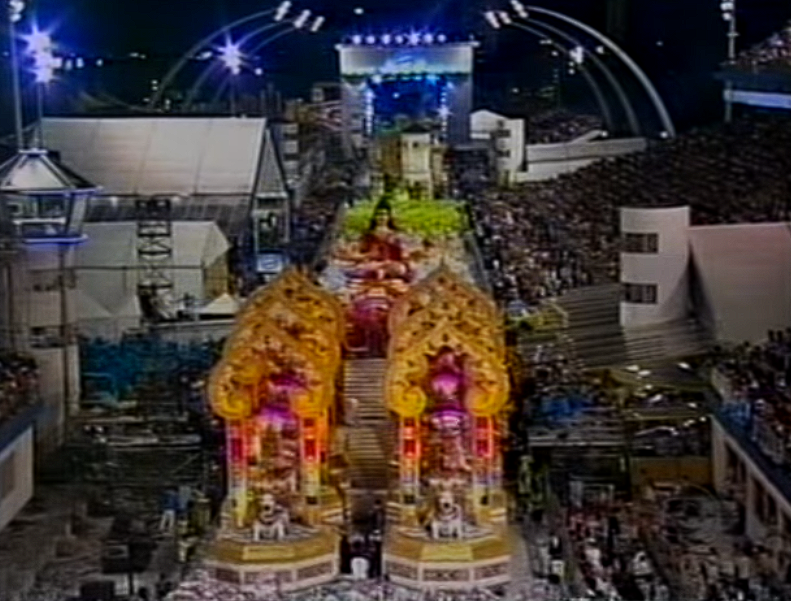 O Império da Casa Verde foi bicampeão do carnaval de São Paulo em 2006. A escola da zona norte esteve atrás da Mocidade Alegre na maior parte do tempo e despontou apenas no final, quando a disputa embolou. Com o enredo ?Do boi mítico ao boi real?, a agremiação conquistou o segundo título de sua história ao falar sobre a pecuária. - Reprodução/Canal Will Uehara