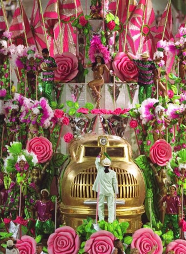 <p>No ano seguinte, a Imperatriz conquistou o primeiro tricampeonato da era Sambódromo até aqui. O enredo “Cana-Caiana, Cana Roxa, Cana Fita, Cana Preta, Amarela, Pernambuco… Quero Vê Descê o Suco, na Pancada do Ganzá” foi desenvolvido pela carnavalesca Rosa Magalhães, que carimbou mais um título em sua carreira. </p>
