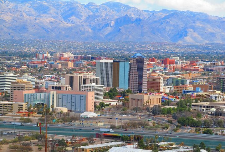 Inclusive, Tuscon é a segunda maior cidade do Arizona, com uma população de mais de 500.000 habitantes.