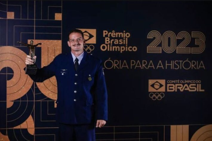 Marcus Vinícius D’Almeida - Atleta do RJ recebe prêmio de melhor arqueiro do mundo em 2023