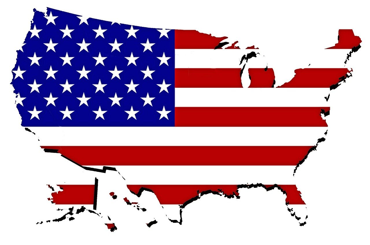 No entanto, com o princípio de autonomia das unidades da federação que prevalece no país, 32 dos 50 estados americanos consideram o inglês como idioma oficial.  - Domínio Público/Pixabay