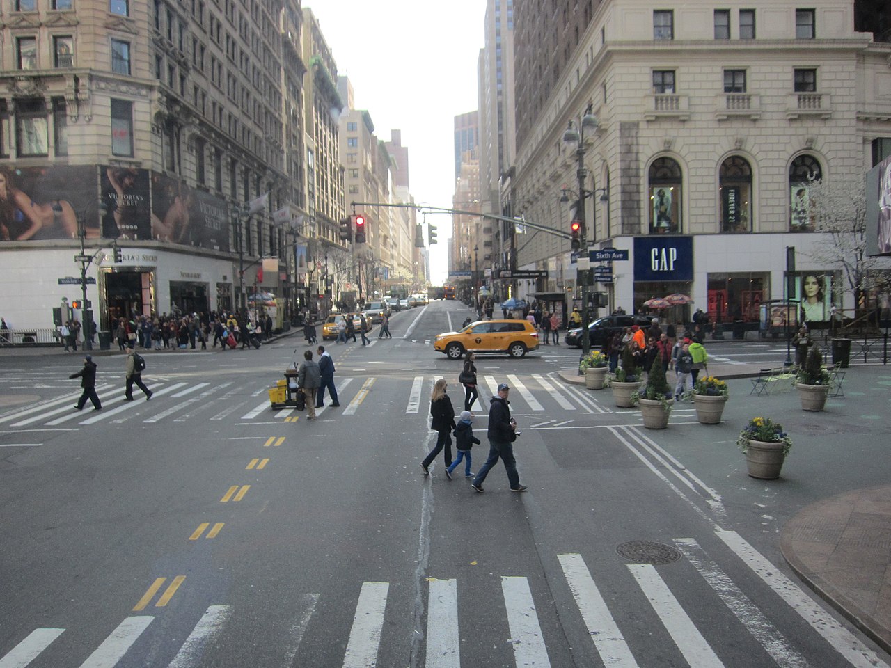 Em 18 dos estados, como Nova York e Louisiânia, não há uma língua oficial. O mesmo acontece no distrito de Columbia, onde localiza-se a capital Washington.  - Christian Alexander Tietgen/Wikimedia Commons