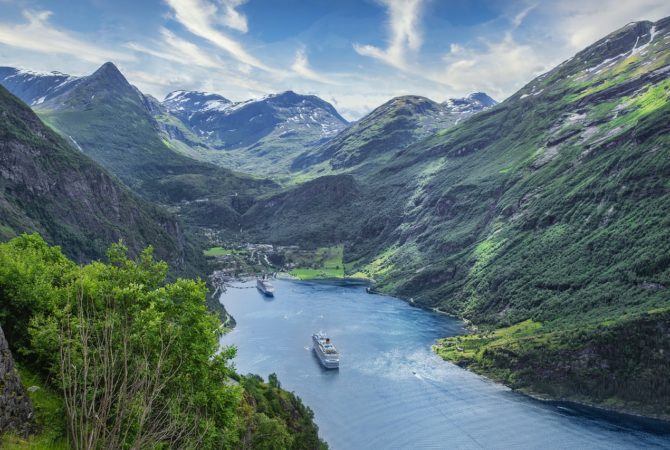 Espetáculo entre montanhas: Belos Fiordes pelo mundo