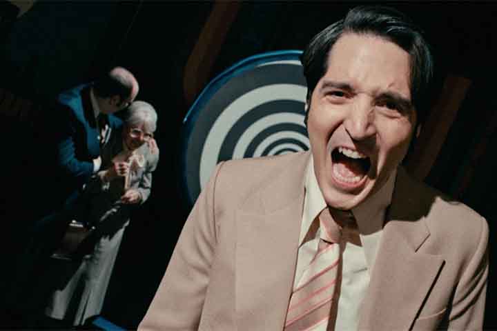 David Dastmalchian em Late Night with the Devil (2023) - Filme de terror - Divulgação