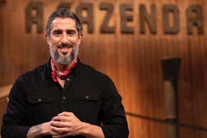 Ainda em 2017, ele comandou o reality show A Casa. No ano seguinte, foi confirmado como novo apresentador do reality show 