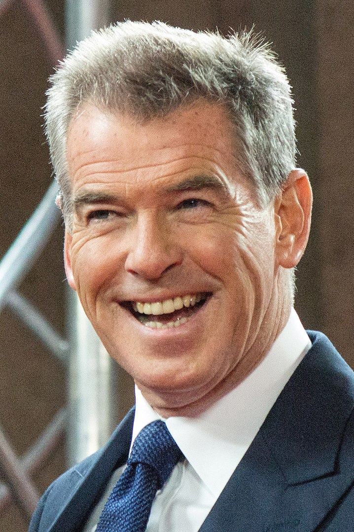 PIERCE BROSNAN - Navan, 16 de maio de 1953 - Começou na televisão no início dos anos 1980, mas foi com 007 Contra GoldenEye (1995) que alcançou fama mundial. Também brilhou em Mamma Mia! (2008). Recebeu o Globo de Ouro por sua performance em The Matador (2005).-Sebaso wikimedia commons 