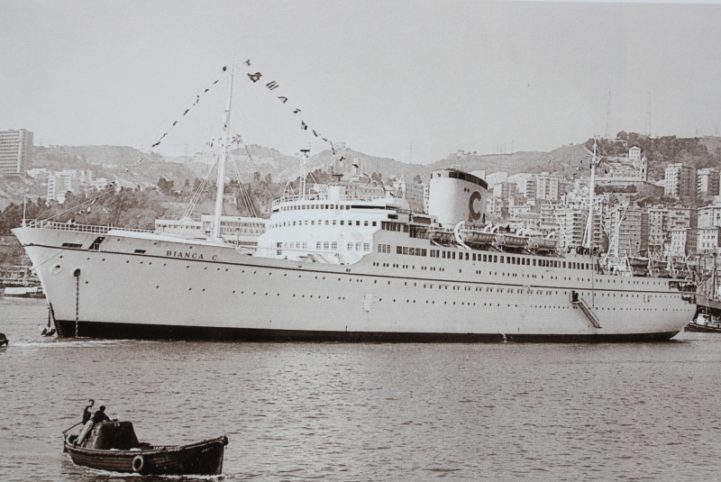 9) Bianca C – Granada, Caribe: Este navio é único desse ranking que por ter naufragado duas vezes. A primeira foi em 1944, enquanto era rebocado, mas ele acabou sendo "resgatado" e voltou a operar. Depois de operar como um transatlântico de passageiros por 12 anos, o Bianca C pegou fogo e afundou ao largo da costa de Granada.