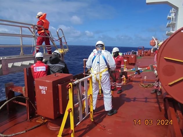 Brasileiro é resgatado após veleiro naufragar no Oceanto Atlântico