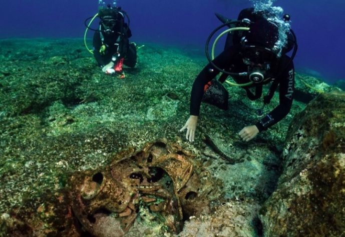Cemitério de navios é descoberto na Grécia 