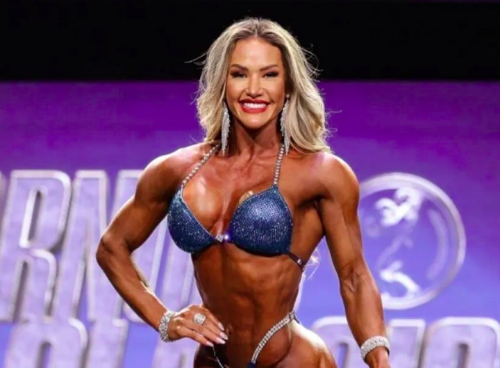 Na modalidade feminina, a brasileira Francielle Mattos, conhecida como ?Ferrari Humana?, bateu a compatriota Isabelle Pereira Nunes e conquistou o título na categoria "Wellness". - Divulgação/Arnold Classic