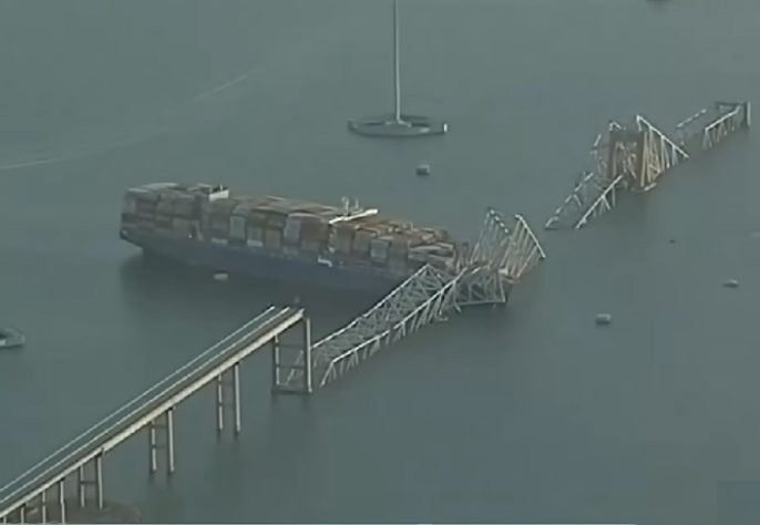 Navio colide e derruba ponte em Baltimore, nos EUA