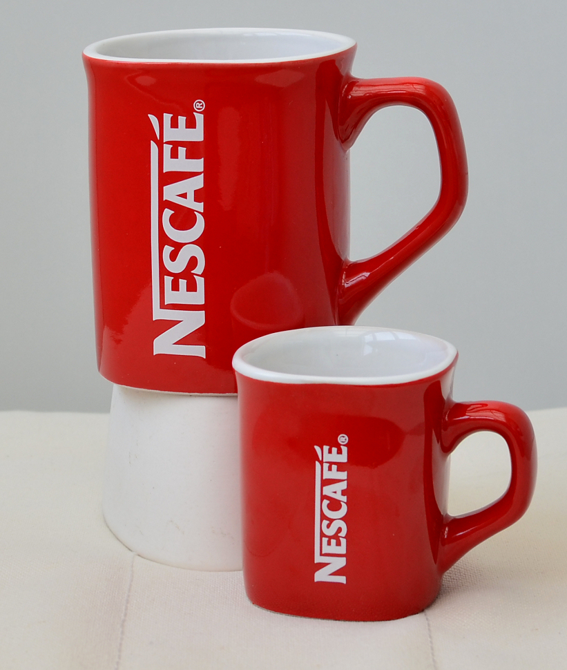 A Nestlé anunciou que vai investir R$ 1 bilhão no incremento da marca Nescafé, de café solúvel, até 2026. O objetivo é ampliar o consumo desse café fora de casa, com foco principal no consumidor jovem.  -  (crédito: Werefkin129 wikimedia commons)