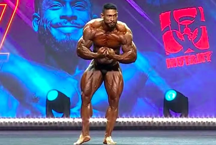 O atleta de 29 anos e é conhecido como "Dinossauro do Acre", em referência ao estado onde nasceu. Foi quarto colocado do Mr. Olympia, em Las Vegas, nos EUA. Campeão no Mr. Olympia Brasil 2024, em São Paulo, garantindo uma vaga para disputar o Mr. Olympia 2025 - Reprodução/Arnold Sports