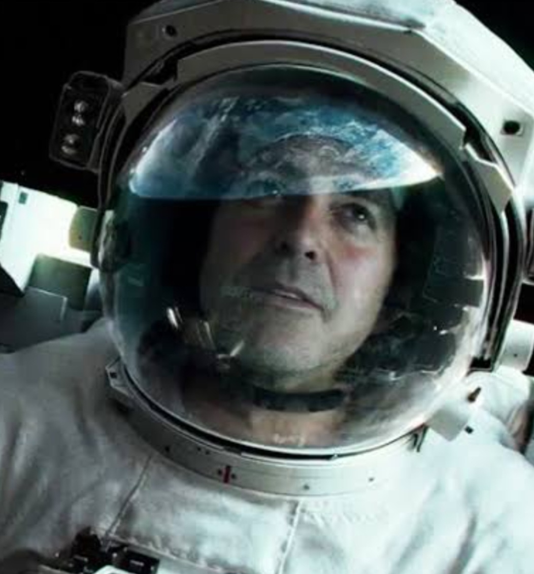 Nomes como Will Smith, Brad Pitt e Tom Hanks também chegaram a ser cogitados depois, mas quem ficou mesmo com o papel foi George Clooney.