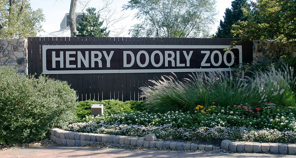 O caso aconteceu no zoológico de Omaha, no estado do Nebraska, na região central dos Estados Unidos. O Zoológico Henry Doorly é um dos mais renomados e  visitados dos Estados Unidos. Ele é famoso por suas inovações em exibições e conservação de espécies. 
-GFDL/Wikimedia Commons