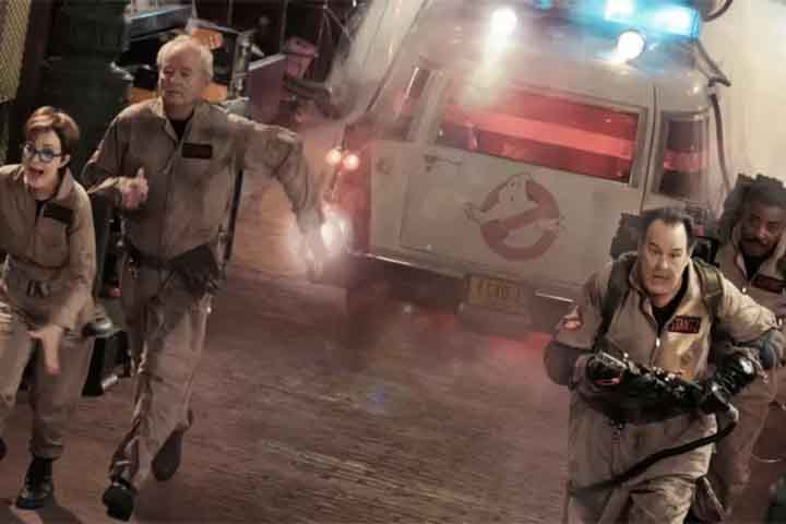 Em 2000, os leitores da revistaÂ Total FilmÂ elegeramÂ Os CaÃ§a-FantasmasÂ como o 44Â° melhor filme de comÃ©dia de todos os tempos. OÂ American Film InstituteÂ o ranqueou como o 28Â° em sua lista de 100 melhores comÃ©dias de todos os tempos