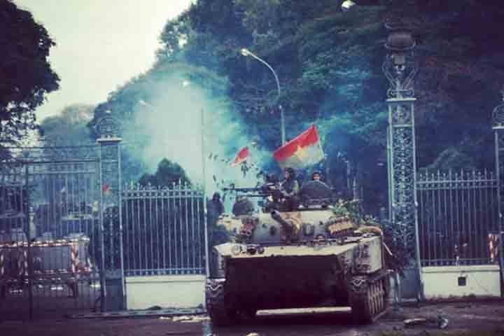 Há 49 anos, em abril de 1975, a capital do então Vietnã do Sul foi tomada pelas forças do exército norte-vietnamita, no capítulo final de um dos conflitos mais famosos do período da Guerra Fria, na segunda metade do século XX. 

-- Reprodução Facebook Vietnam História