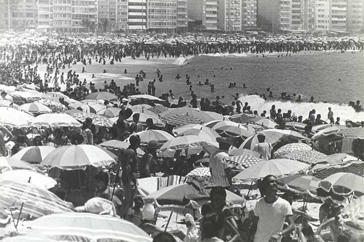 No final do século XIX e início do século XX, com o desenvolvimento de sistemas de saneamento mais avançados, as praias da cidade puderam ser limpas, adquirindo valor e tornaram-se objeto da procura pelas camadas de mais alta renda.