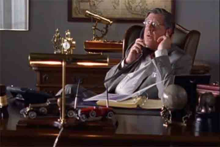 Edward Herrmann - "Gilmore Girls" (2000-2007): A série, que durou sete temporadas, se concentra no relacionamento próximo entre mãe e filha, enquanto elas enfrentam os desafios da vida, do amor e do trabalho.