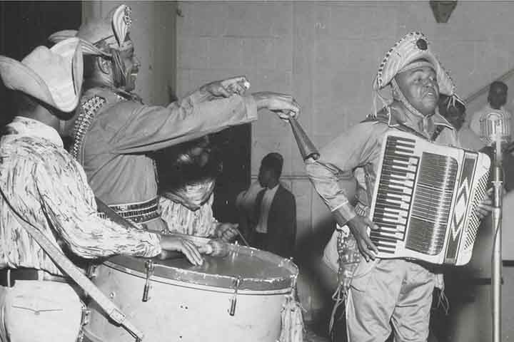 Luiz Gonzaga é considerado o criador do formato de trio sanfona-zabumba-triângulo que forjou o gênero musical baião, um dos mais importantes do país. 
-Flickr Arquivo Nacional