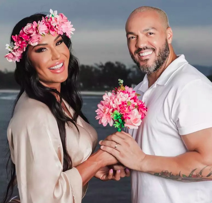 Belo e Gracyanne oficializaram a união civil em 2011 e permaneceram juntos até 2024, quando a relação chegou ao fim novamente cercada por rumores de infidelidade. Dessa vez, as notícias apontavam que o cantor teria sido traído, já que Gracyanne teria se envolvido com o profissional responsável pelos treinos dela.
