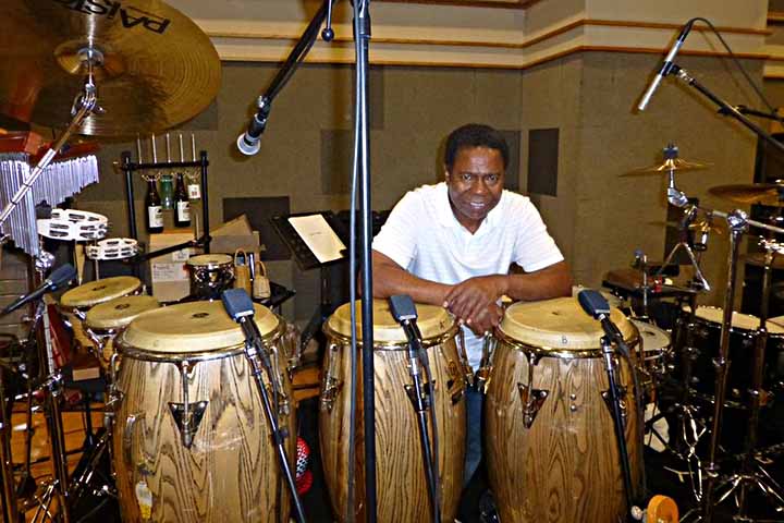 Paulinho da Costa fez parte da gravação instrumental para o clipe histórico da música que dominou as paradas de sucesso e arrecadou 160 milhões de dólares na época.

