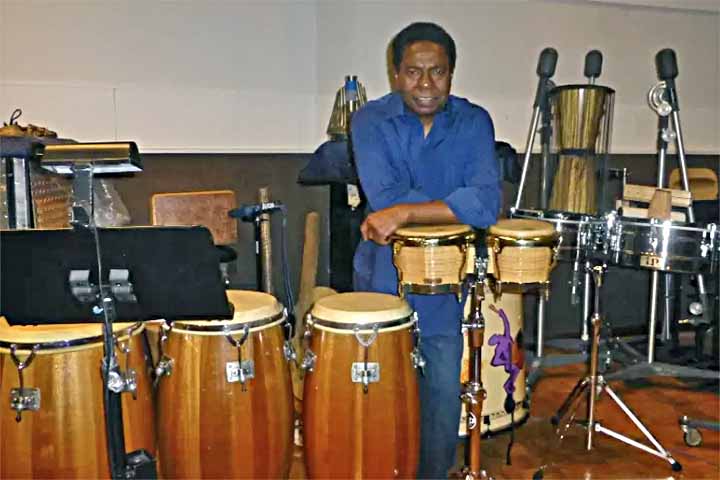 A cerimônia, aliás, está prevista para maio e destaca a trajetória do artista. Radicado nos Estados Unidos desde os anos 1970, ele participou de mais de 6 mil gravações ao lado de cerca de 900 artistas, incluindo Michael Jackson, Madonna e Celine Dion.