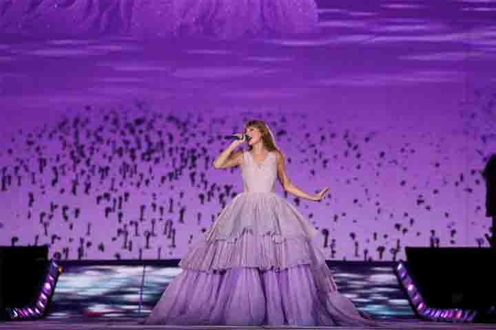  Antes de chegar à Europa, a turnê The Eras Tour passou pelas Américas do Norte e Sul, pela Ásia e Oceania.  

- Instagram @taylorswift