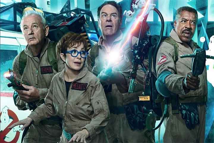 O filme de 1984 está disponível no streaming (Amazon prime, Google Play, YouTube e Apple TV). A edição de 2024 está nesses mesmos streamings, além da Max.  