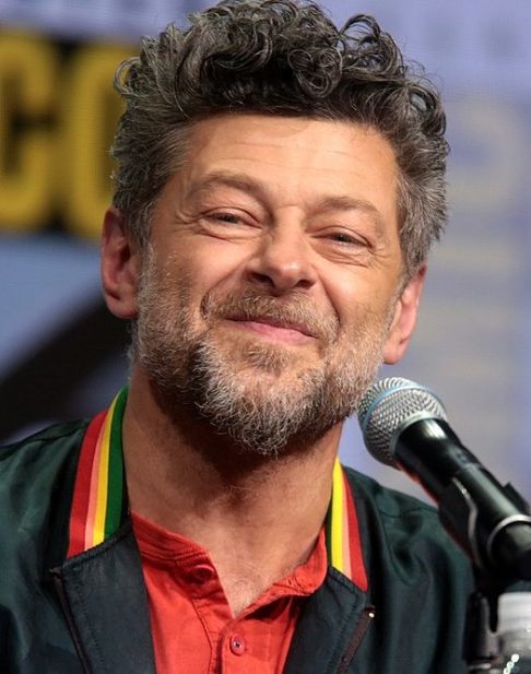 Nascido em 20 de abril de 1964, em Londres, Andrew Clement Serkis estudou na Lancaster University, onde desenvolveu um interesse pelo teatro e pela atuação. Ele fez sua estreia na série de comédia 