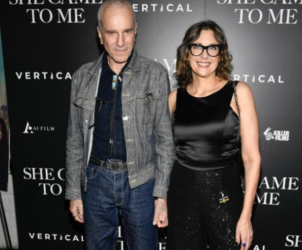 O ator britânico Daniel Day Lewis fez 68 anos em 29/4/2025.  Ele nasceu em Londres, na Inglaterra, e também tem cidadania irlandesa. Daniel foi casado com a atriz Isabelle Adjani entre 1989 e 1995. E desde 1996 vive com Rebecca Miller. 