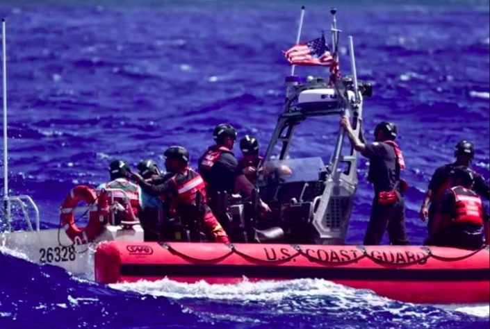 Marinheiros escrevem 'socorro' e são resgatados em ilha deserta na Micronésia