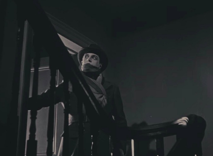 A primeira grande produção do cineasta, "O Pensionista" (1927), consolidou sua reputação como diretor de suspense.