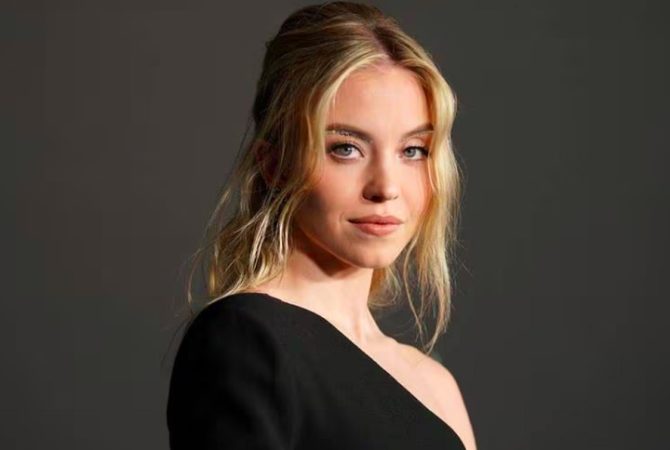 Sydney Sweeney adota ‘pensamento estratégico’ após polêmica com anúncio de jeans