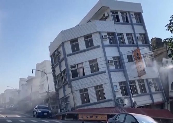 Terremoto de 7,7 de magnitude atinge Taiwan