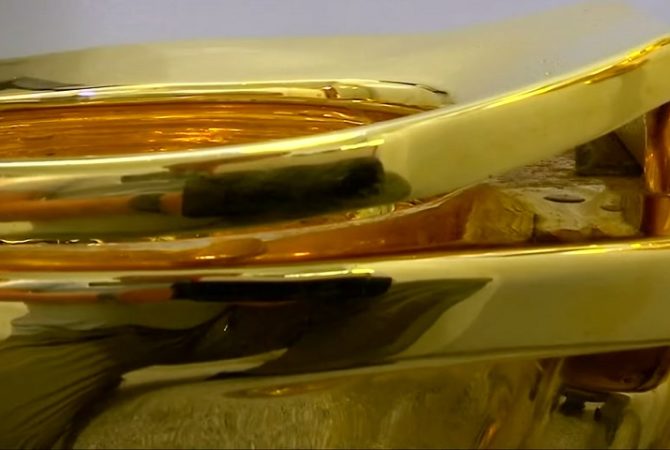 Pra quem não viu: Homem rouba vaso sanitário de ouro de R$ 30 milhões e confessa crime