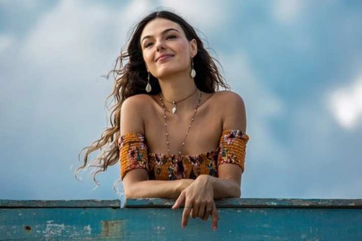 Isis Valverde
