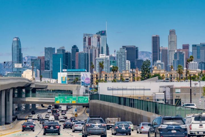 Los Angeles é a segunda maior cidade dos Estados Unidos, localizada no estado da Califórnia.