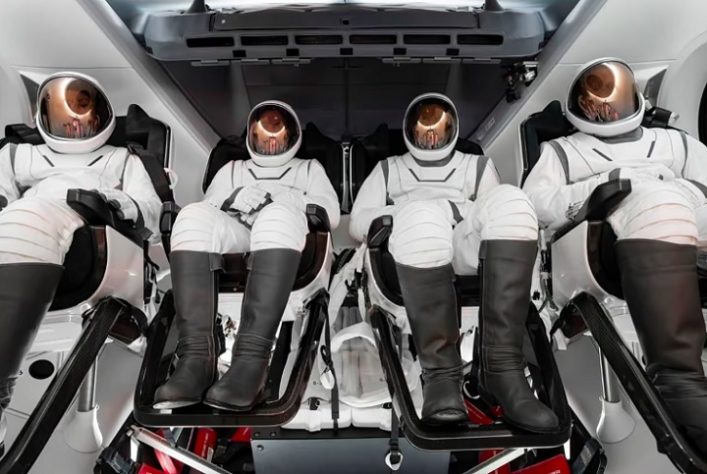 SpaceX divulga novos trajes espaciais