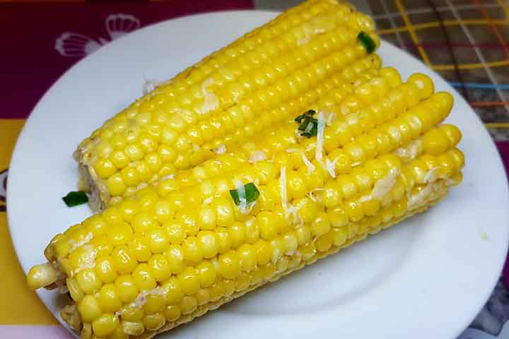 Desta forma, fizeram com que a celebração ocorresse com algo que fosse mais típico da terra onde estavam. Sendo assim, foi escolhido o milho, que já era consumido pelos índios nativos. A partir disso, o cereal se popularizou em todas as regiões do país. - Flickr  ze na cozinha