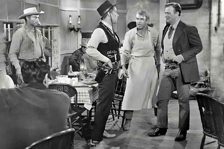 ?O Homem que Matou o Facínora? - Mais um clássico de John Ford obrigatório para os amantes do gênero. A trama é liderada pelos icônicos James Stewart e John Wayne.
 - Divulgação