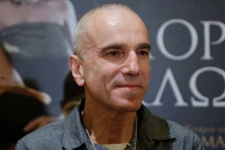 Vencedor de três edições do Oscar na categoria de Melhor Ator, o britânico Daniel Day-Lewis estudou em prestigiosas escolas da área, entre elas o Bristol Old Vic Theatre School e a Royal Shakespeare Company. 
