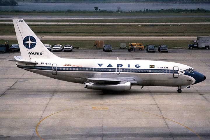 Boeing 737-200 da Varig. - Varig - Pedro Aragão/Wikimédia Commons