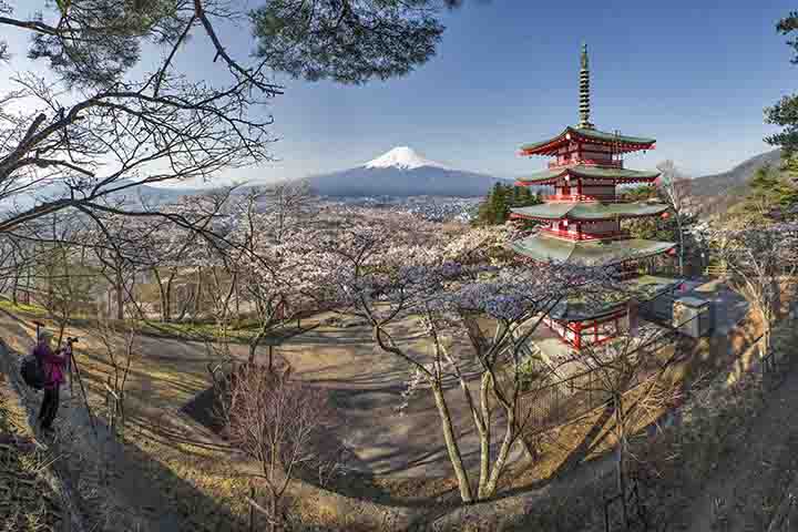 <p>O sítio do Patrimônio Mundial também inclui trilhas especiais de peregrinação até a montanha, há muito tempo usadas pelos monges em busca de realização espiritual.</p>
