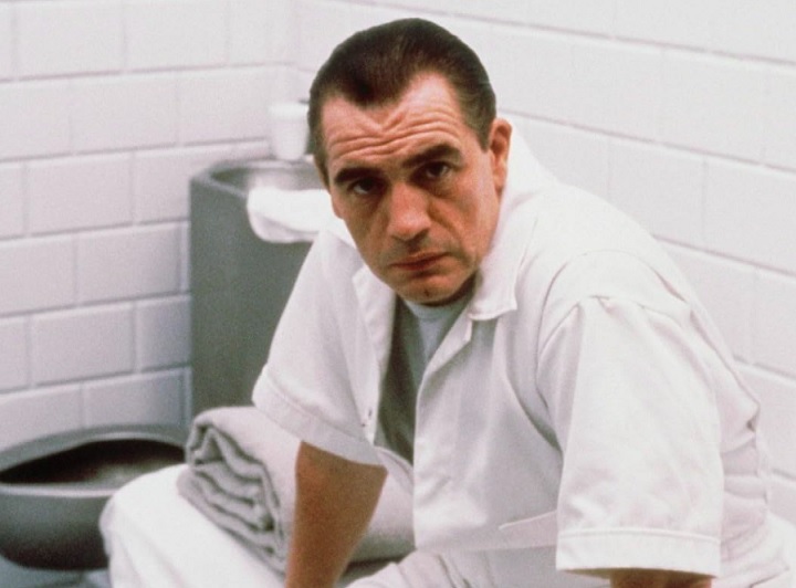 Em 1986, Cox despontou no cinema ao interpretar o icônico Doutor Hannibal Lecter no filme 